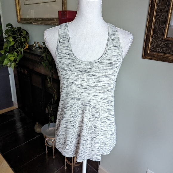Lululemon 2/4 Women's Small Tank Top Heathered Light Gray Slit Back Racerback 68 - Picture 2 of 9